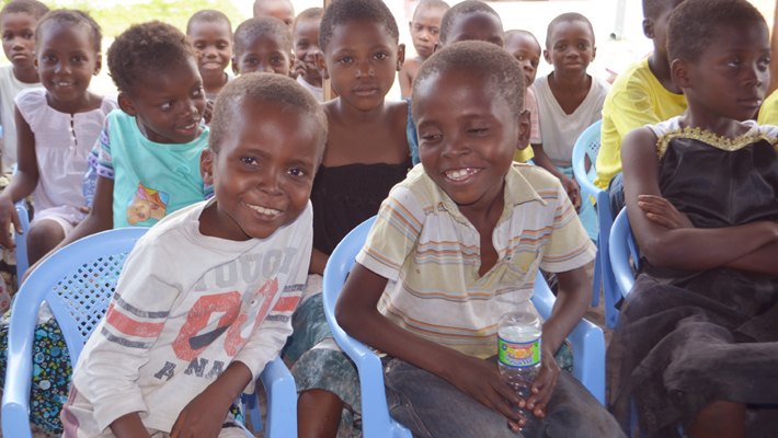 Congo, dieci bambini arrivano in Italia